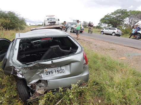 Brumado: Turistas de Brasília sofrem acidente na BR-030