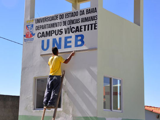 Jovem é espancado dentro do campus da Uneb em Caetité