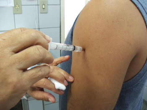 Vacinação contra HPV começa em todo o país