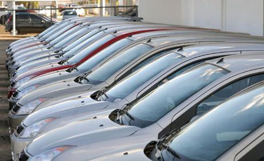 Produção e vendas de veículos caem no primeiro semestre