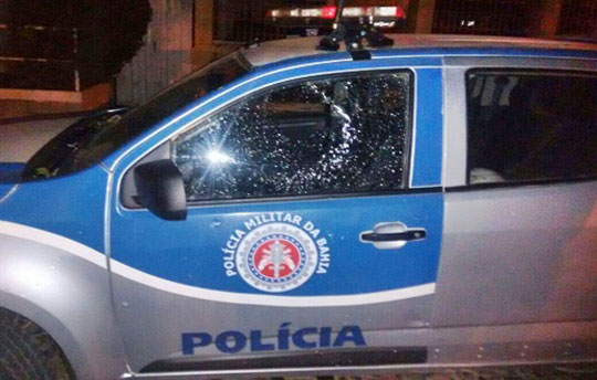 Bandidos explodem agência bancária e atiram contra viatura em Palmas de Monte Alto