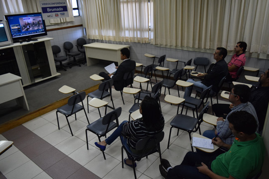 Brumado: Videoconferência debate arbitramento de fiança com delegados e escrivães da polícia civil