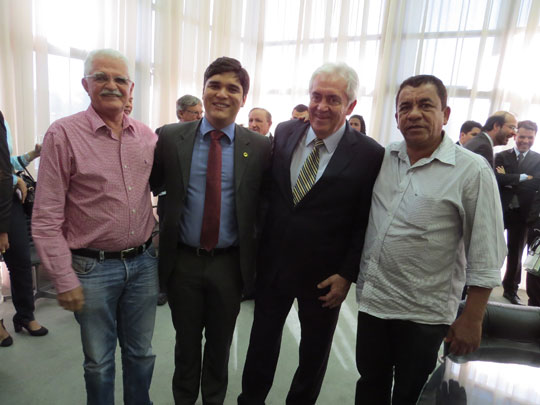 Deputado Vitor Bonfim participa de homenagem ao senador Otto Alencar