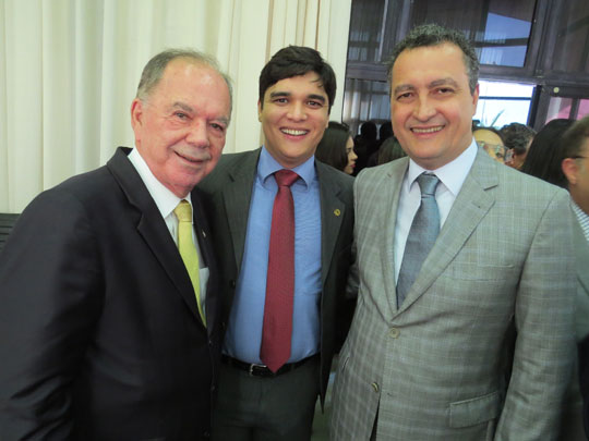 Deputado Vitor Bonfim participa de homenagem ao senador Otto Alencar