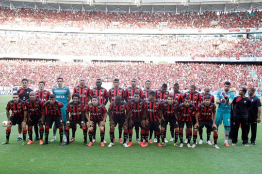 Vitória vence Luverdense na Arena Fonte Nova e carimba passaporte para a Série A