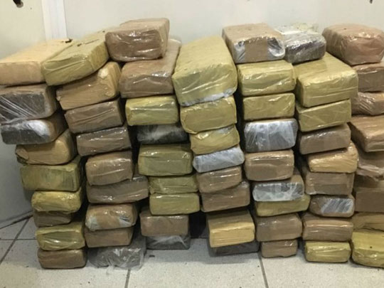 Polícia apreende 70kg de maconha após perseguição de carro em Vitória da Conquista