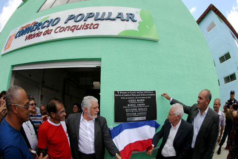 Wagner inaugura Centro Comercial em Vitória da Conquista