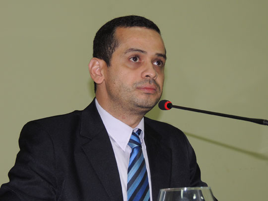 Vereador Weliton Lopes apresenta emenda aditiva a Lei Orçamentária de Brumado para 2016