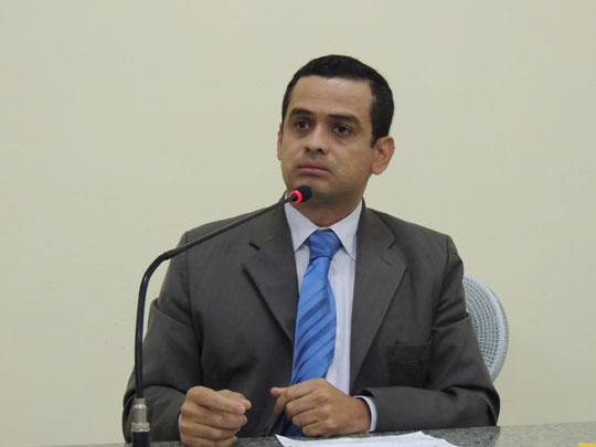 Vereador Weliton Lopes cria petição solicitando instalação da UTI no hospital de Brumado