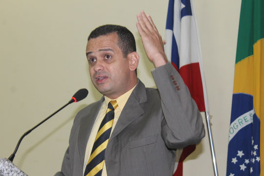 Brumado: 'População não exerce cidadania e não tem consciência política', diz vereador Weliton Lopes
